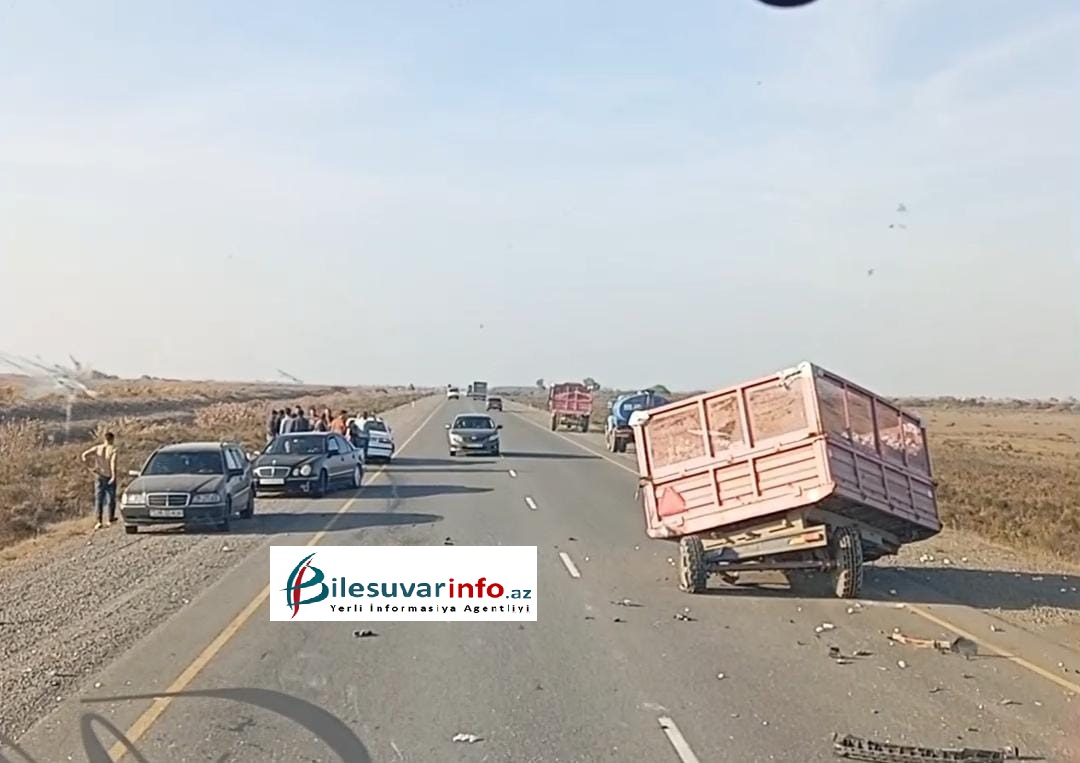 Biləsuvarda minik avtomobili traktora çırpılıb - FOTO