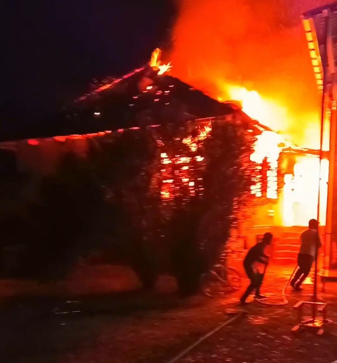 Biləsuvarda evdə yanğın olub - FOTO