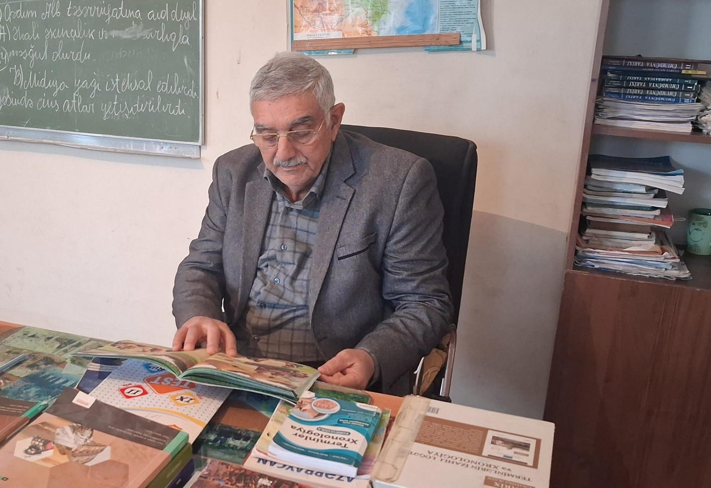 50 ilini məktəbə verən müəllim: Məhəmməd Qurbanlının pedaqoji yolu