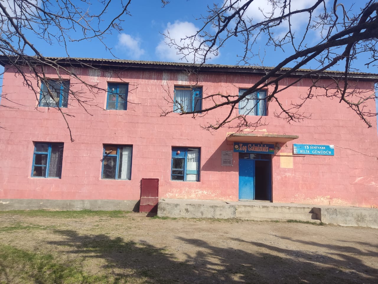 67 yaşlı məktəbin bağlanacağı xəbəri kənd sakinlərini narahat edir