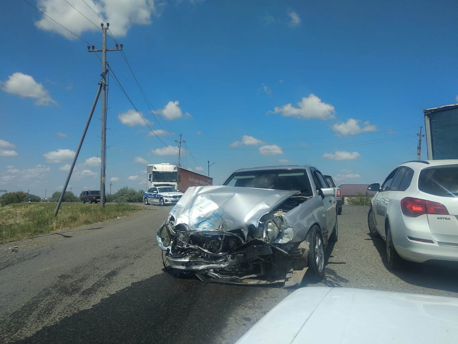 Biləsuvarda yol qəzası olub, xəsarət alanlar var - FOTO