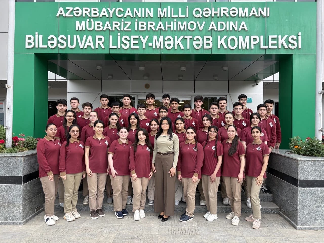 Mübariz İbrahimov adına Təhsil Kompleksi ali məktəblərə qəbulda 16-cı dəfə 100 faizlik nəticə göstərib